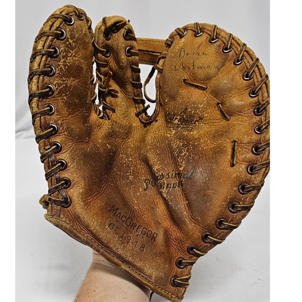 Vintage MacGregor GC1348 Professional Model Trapper Baseball Mitt Leather USA